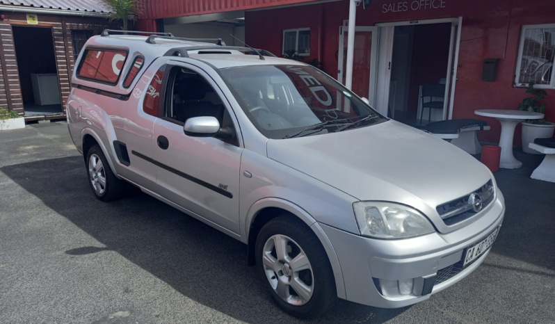
								2009 OPEL Corsa Utility 1.8 Sport full									