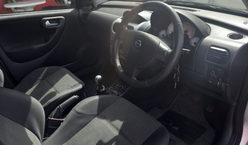 
								2009 OPEL Corsa Utility 1.8 Sport full									